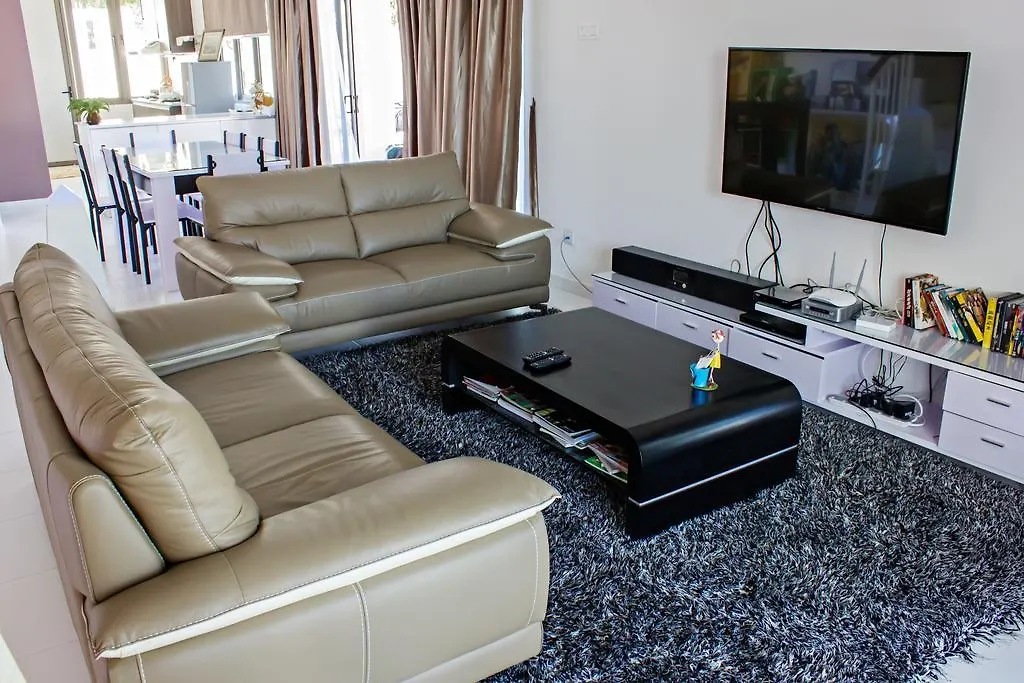 R Residence Jelutong 0*,  Malaisie