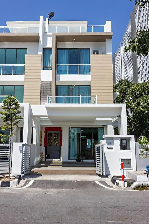 Séjour chez l'habitant R Residence Jelutong